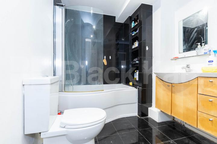 Ground Floor 1 bedroom property with patio located in the heart of Muswell Hill Pages Lane, Muswell Hill